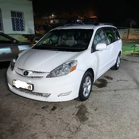 Toyota Sienna 2009