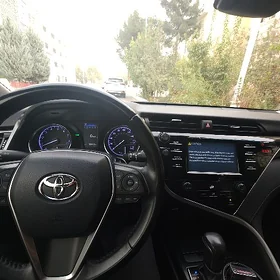 Toyota Camry 2018