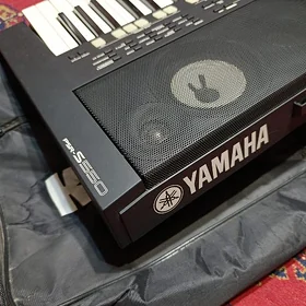 Yamaha psr s550