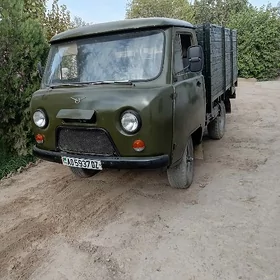 UAZ 452 1980