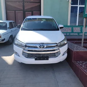 Toyota Innova 2021