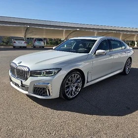 BMW 740 2021