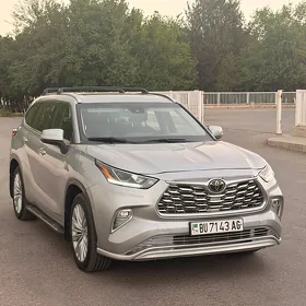 Toyota Highlander 2021