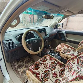Toyota Land Cruiser Prado 2013