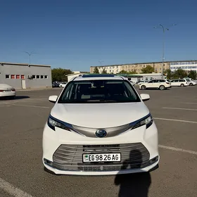 Toyota Sienna 2021