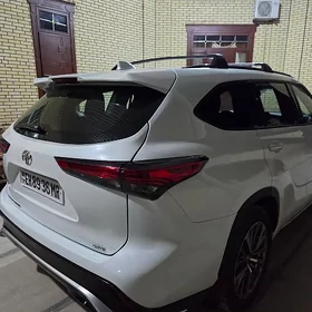 Toyota Highlander 2022