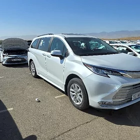 Toyota Sienna 2023