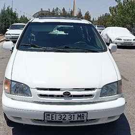 Toyota Sienna 2000