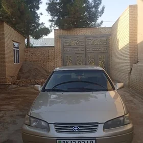 Toyota Camry 1999