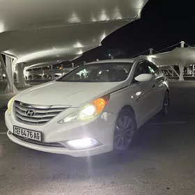 Hyundai Sonata 2011