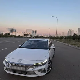 Hyundai Elantra 2024