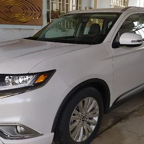 Mitsubishi Outlander 2019