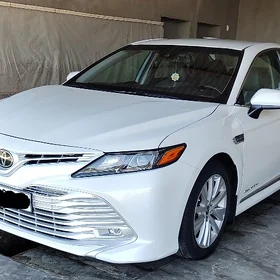 Toyota Camry 2019