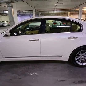 Hyundai Genesis 2010