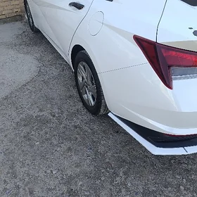 Hyundai Elantra 2022