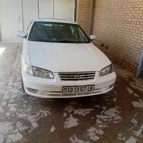 Toyota Camry 2001