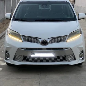 Toyota Sienna 2018