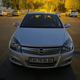 Opel Astra 2013
