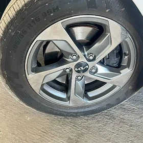 Kia K5 R16