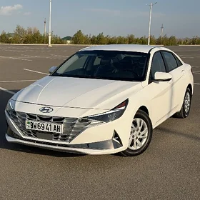 Hyundai Elantra 2023