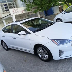 Hyundai Elantra 2019