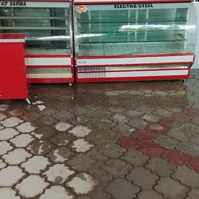 витрина холодилник
