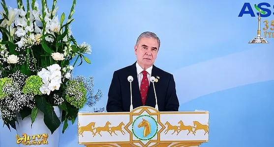 Туркменистан хочет вывести ахалтекинских скакунов на олимпийские арены