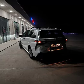 Toyota Sienna 2024