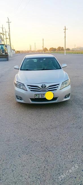Toyota Camry 2010 - 1