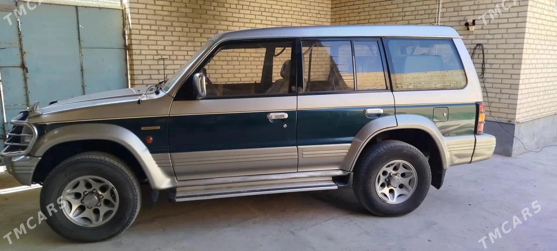 Mitsubishi Pajero 1996 - 1