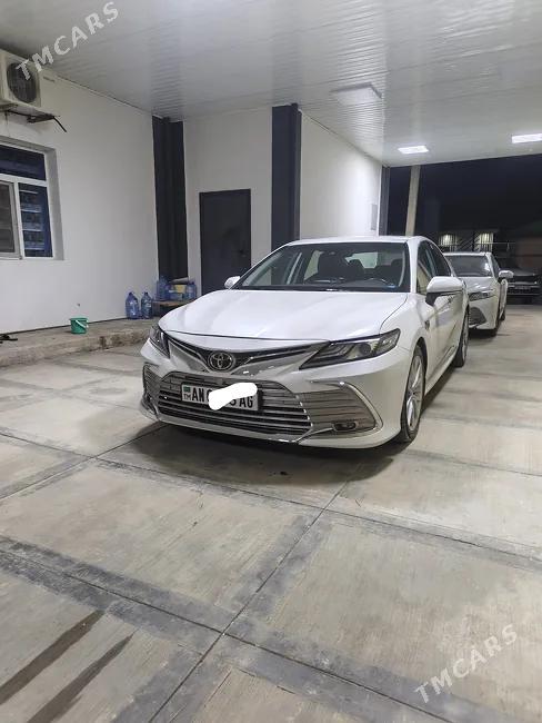 Toyota Camry 2019 - 1