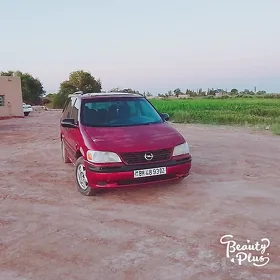 Opel Sintra 1999