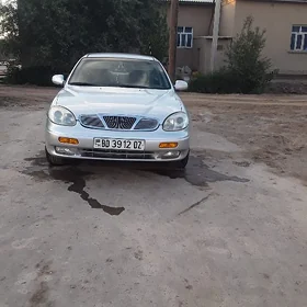 Daewoo Leganza 2000