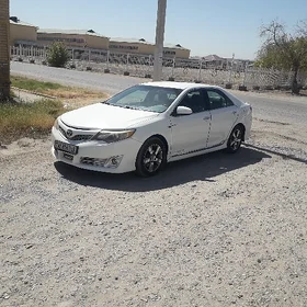 Toyota Camry 2014