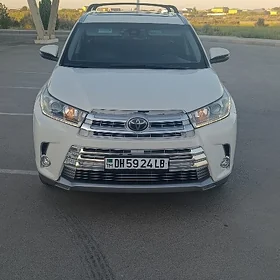 Toyota Highlander 2019