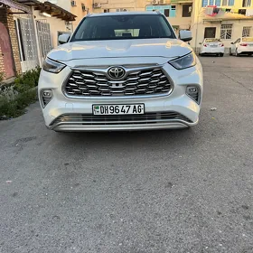 Toyota Highlander 2022