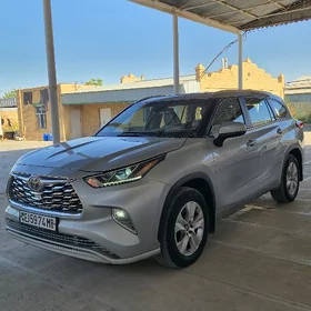 Toyota Highlander 2023