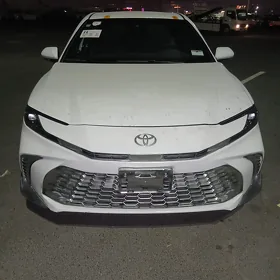Toyota Camry 2025