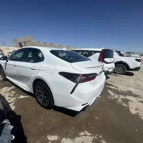 Toyota Camry 2022