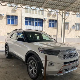 Ford Explorer 2022
