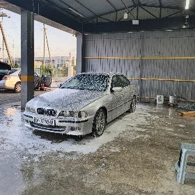 BMW E39 2000