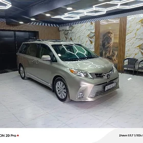 Toyota Sienna 2016