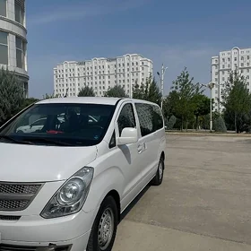 Hyundai H-1 2012