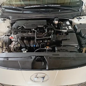 Hyundai Elantra 2020