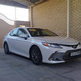 Toyota Camry 2022