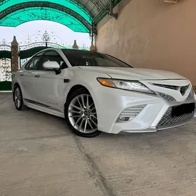Toyota Camry 2018