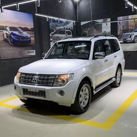 Mitsubishi Pajero 2010