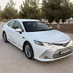 Toyota Camry 2021