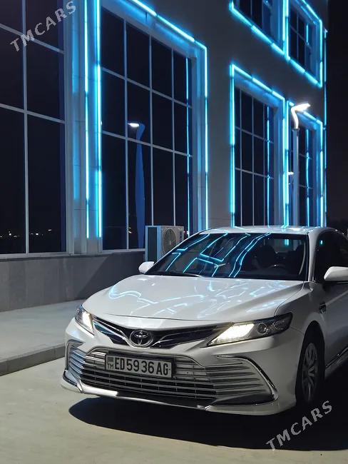 Toyota Camry Hybrid 2021 - 1