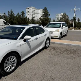 Toyota Camry 2024